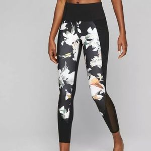 NWT Athleta Blossom Intuition 7/8 tights black